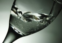 Beber agua mineral ayuda a perder peso